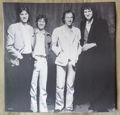 Dire Straits - Communiqué