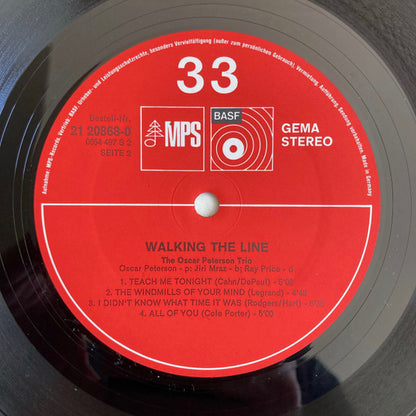 The Oscar Peterson Trio - Walking The Line