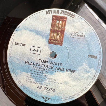 Tom Waits - Heartattack And Vine